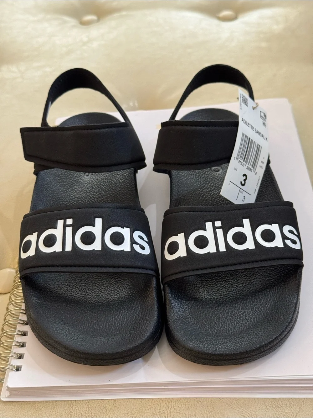 Adidas Kids Sz. 3